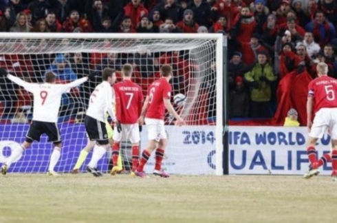 Il gol storico con il quale l'Albania ha battuto la Norvegia.